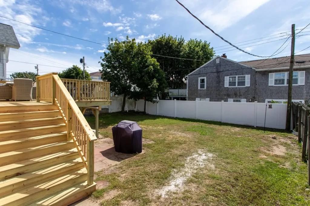 60 Plymouth Street Hampton NH 03842