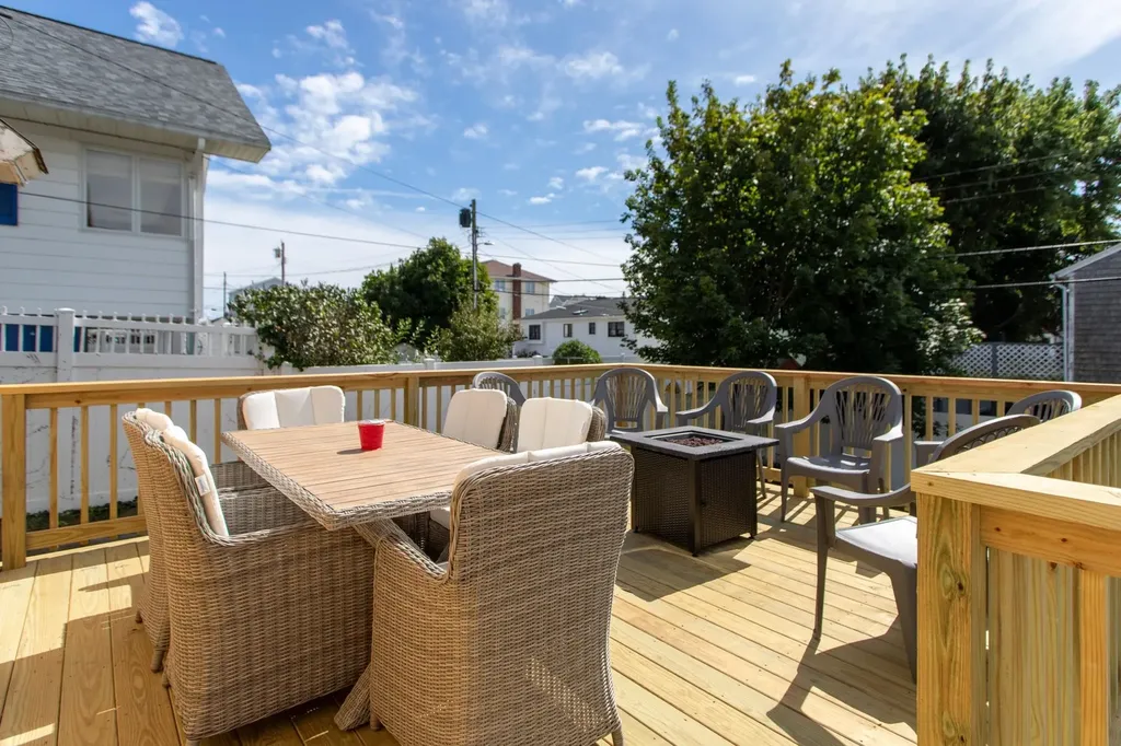 60 Plymouth Street Hampton NH 03842