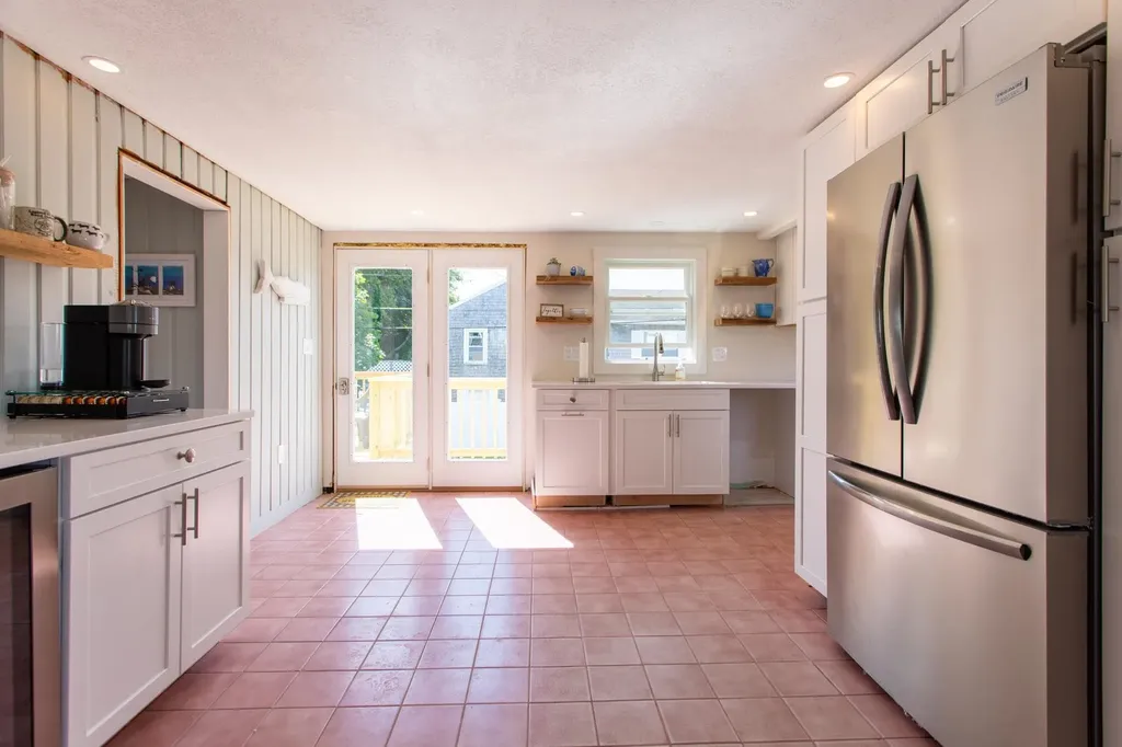 60 Plymouth Street Hampton NH 03842