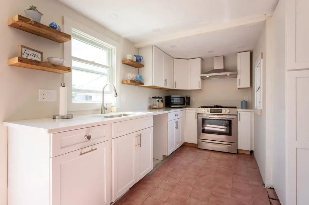 60 Plymouth Street Hampton NH 03842