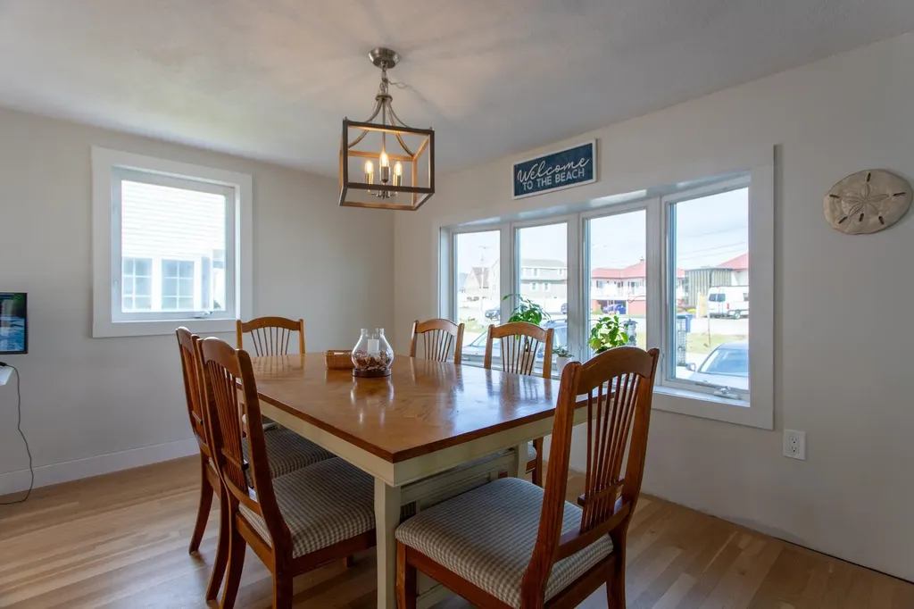 60 Plymouth Street Hampton NH 03842