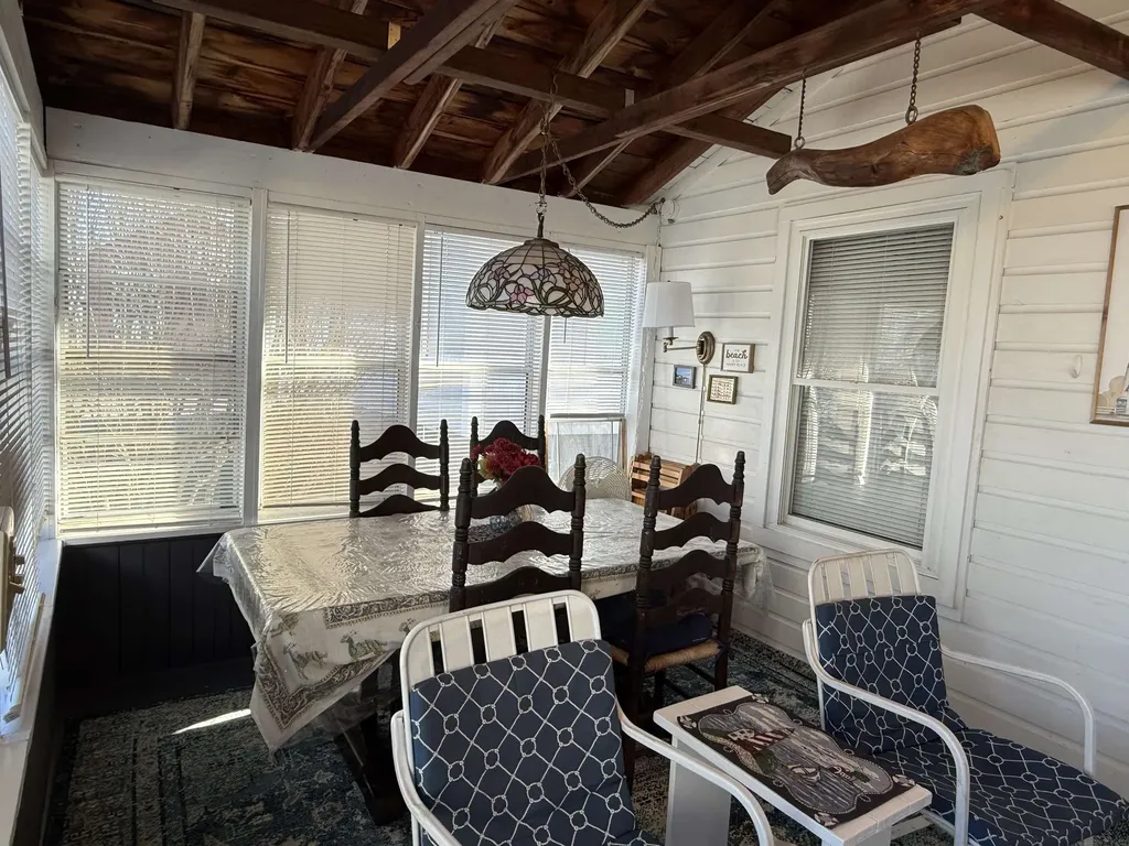 5 Tenth Street Hampton NH 03842