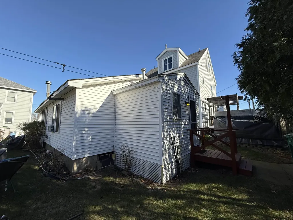 5 Tenth Street Hampton NH 03842