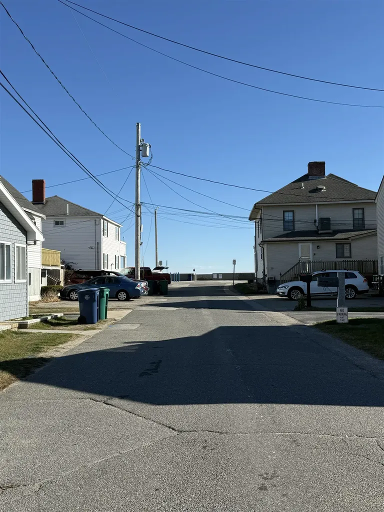 5 Tenth Street Hampton NH 03842