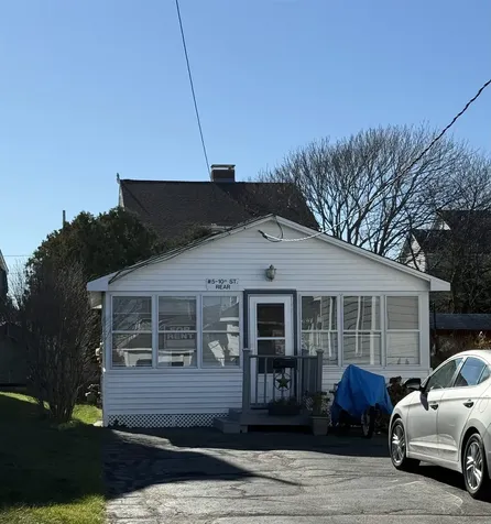 5 Tenth Street Hampton NH 03842