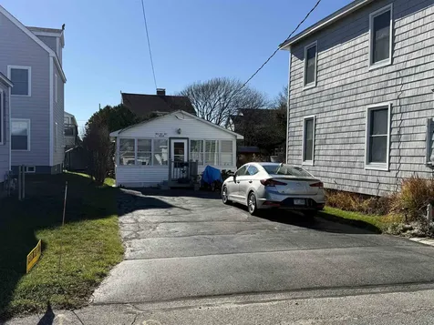 5 Tenth Street Hampton NH 03842