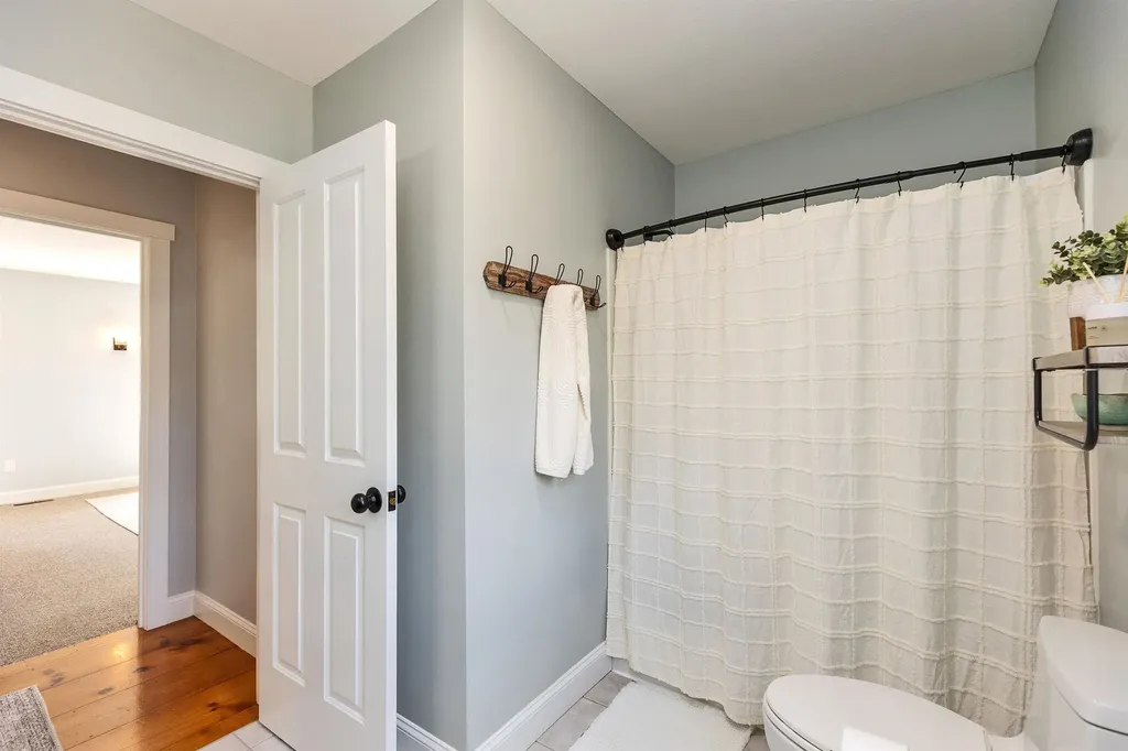 189 Byam Road New Boston NH 03070