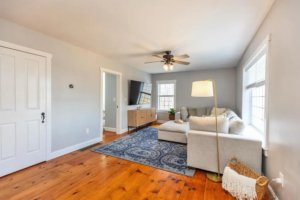 189 Byam Road New Boston NH 03070