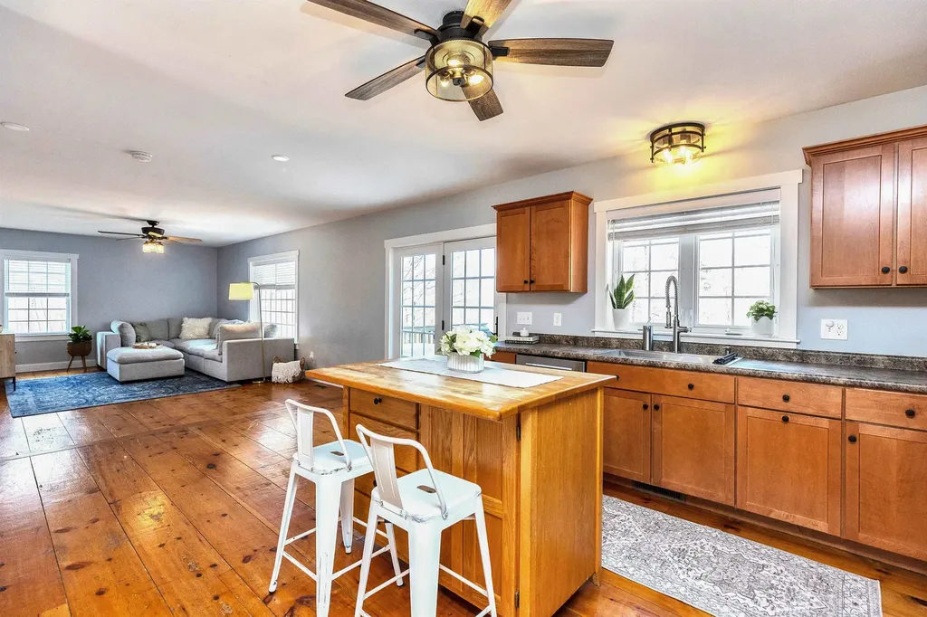 189 Byam Road New Boston NH 03070