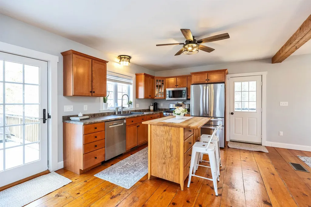 189 Byam Road New Boston NH 03070
