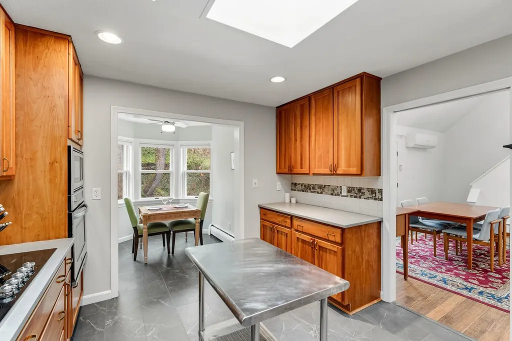 25 Pinewood Village Road Lebanon NH 03784