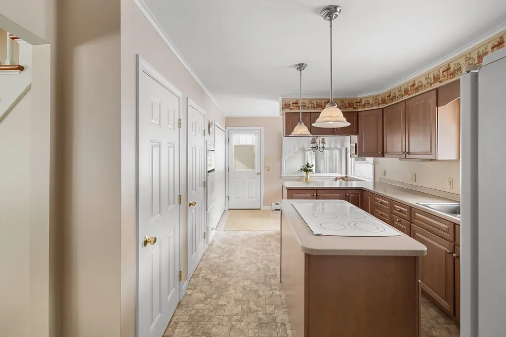 1490 Pucker Street Stowe VT 05672