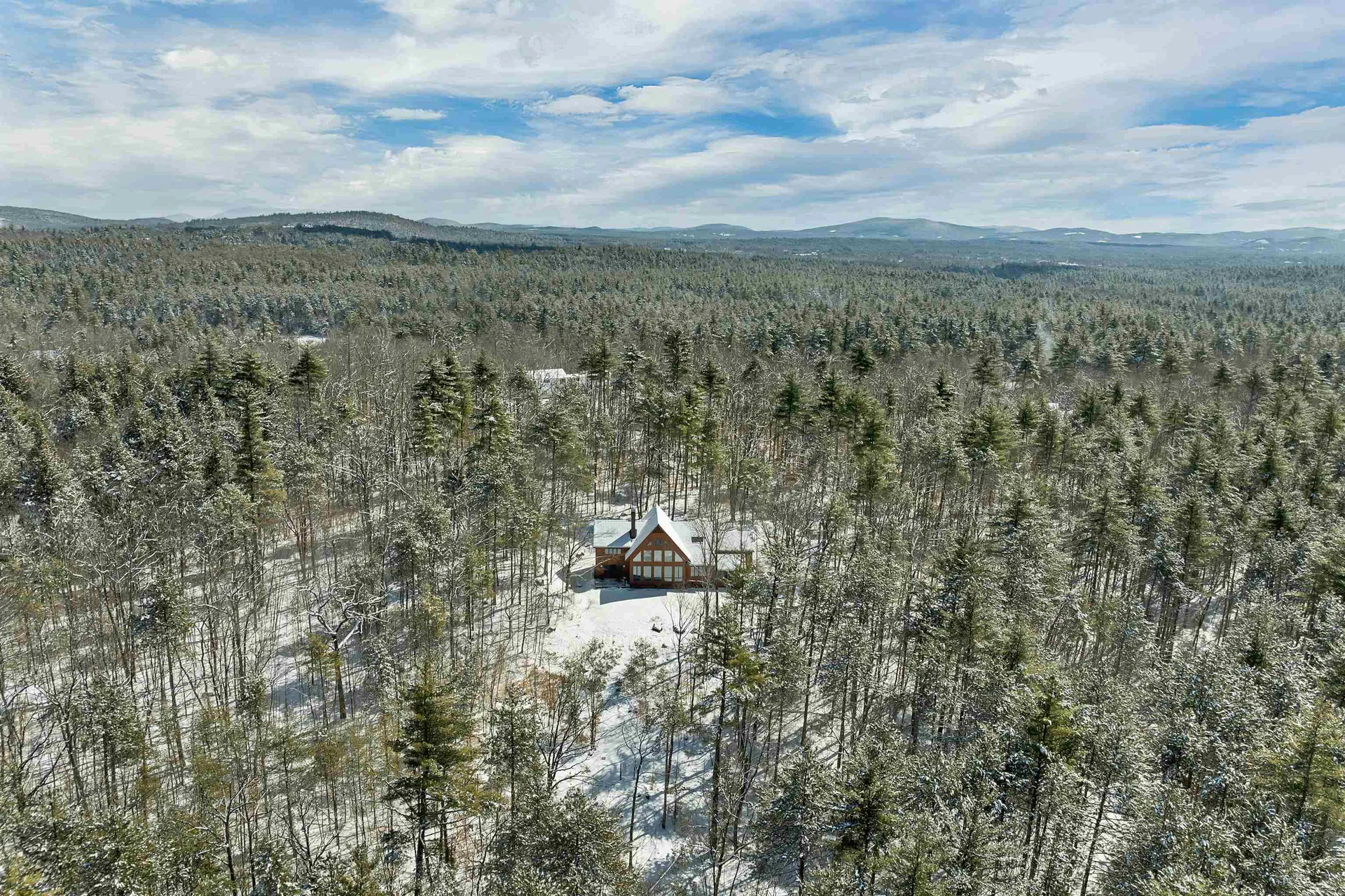 37 O'connor Lane Albany NH 03818