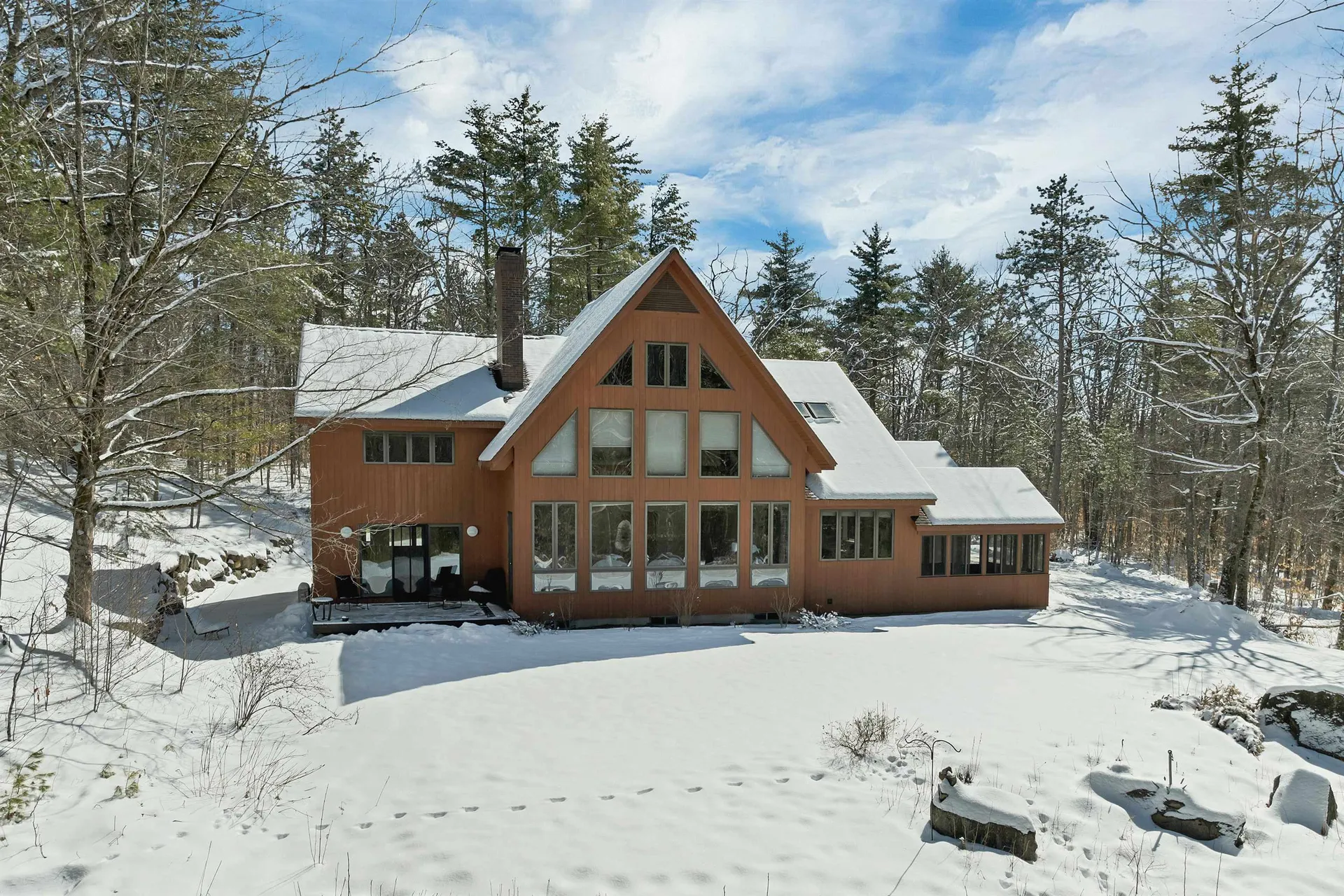 37 O'connor Lane Albany NH 03818