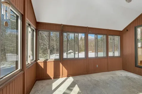37 O'connor Lane Albany NH 03818