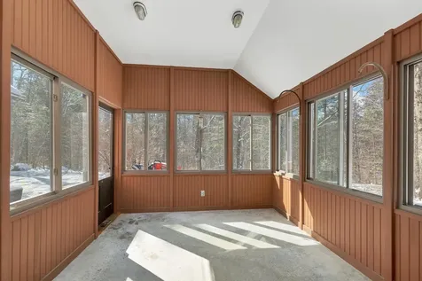37 O'connor Lane Albany NH 03818