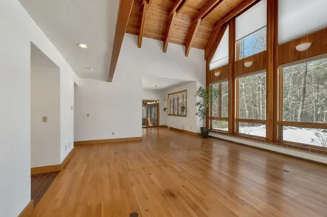 37 O'connor Lane Albany NH 03818