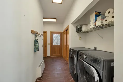 37 O'connor Lane Albany NH 03818