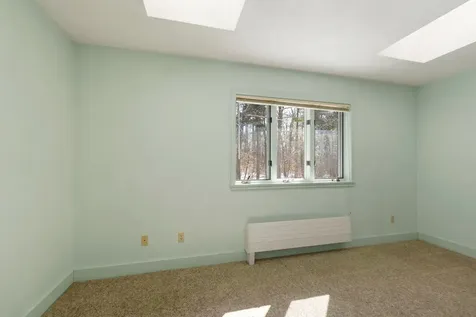 37 O'connor Lane Albany NH 03818