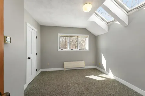 37 O'connor Lane Albany NH 03818