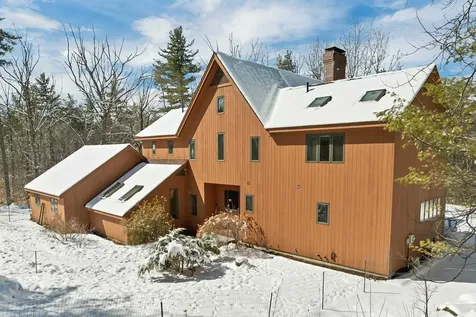 37 O'connor Lane Albany NH 03818