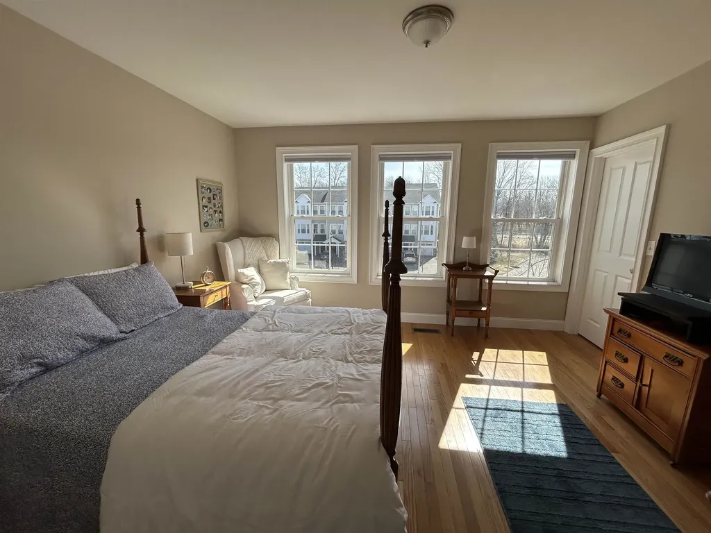 28 Acadia Lane Exeter NH 03833