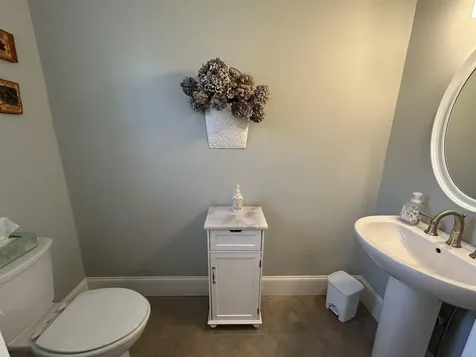 28 Acadia Lane Exeter NH 03833