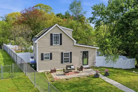 59 Garlact Avenue Manchester NH 03109