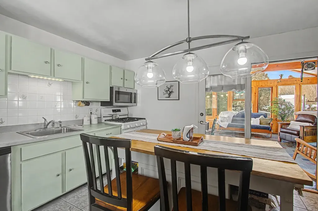 47 Chelsea Road Essex VT 05452