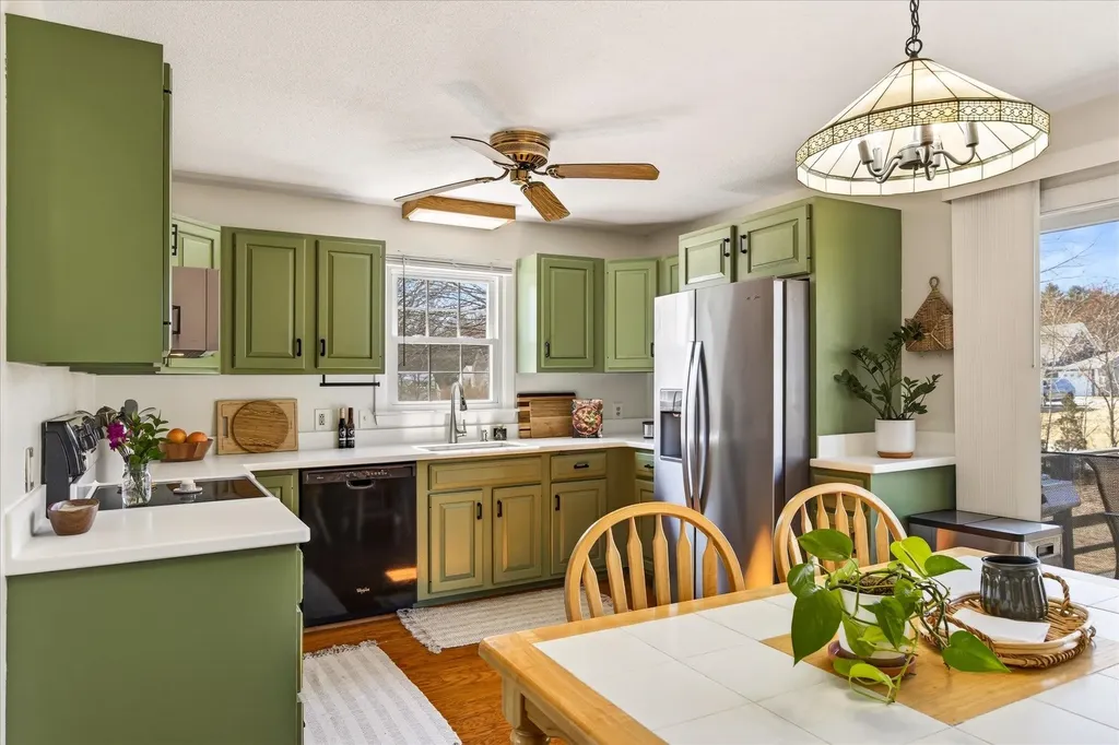 681 Colonial Drive Hartford VT 05001