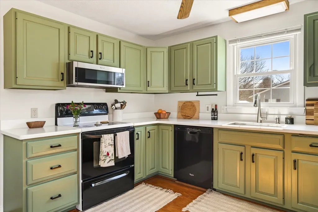 681 Colonial Drive Hartford VT 05001