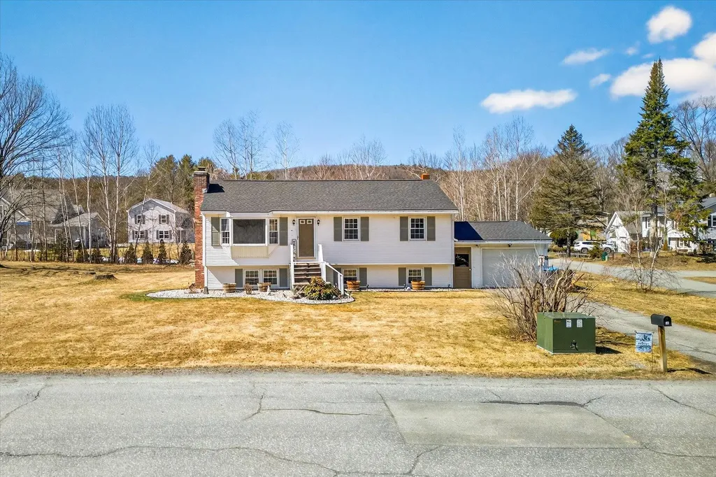 681 Colonial Drive Hartford VT 05001