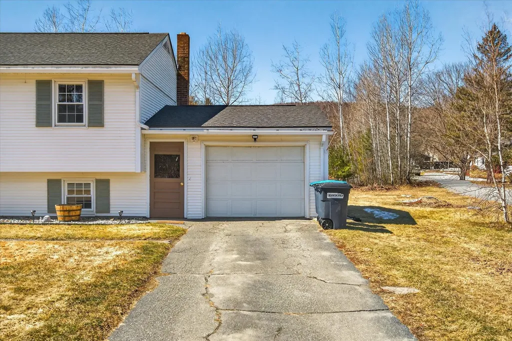 681 Colonial Drive Hartford VT 05001