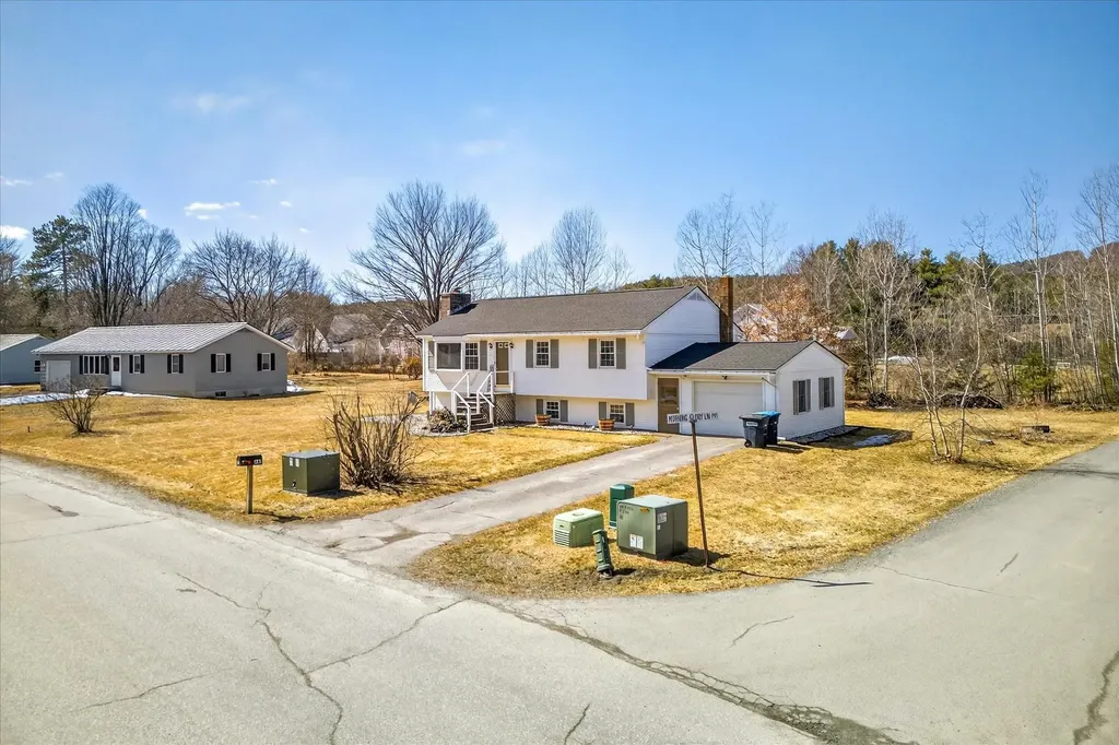 681 Colonial Drive Hartford VT 05001