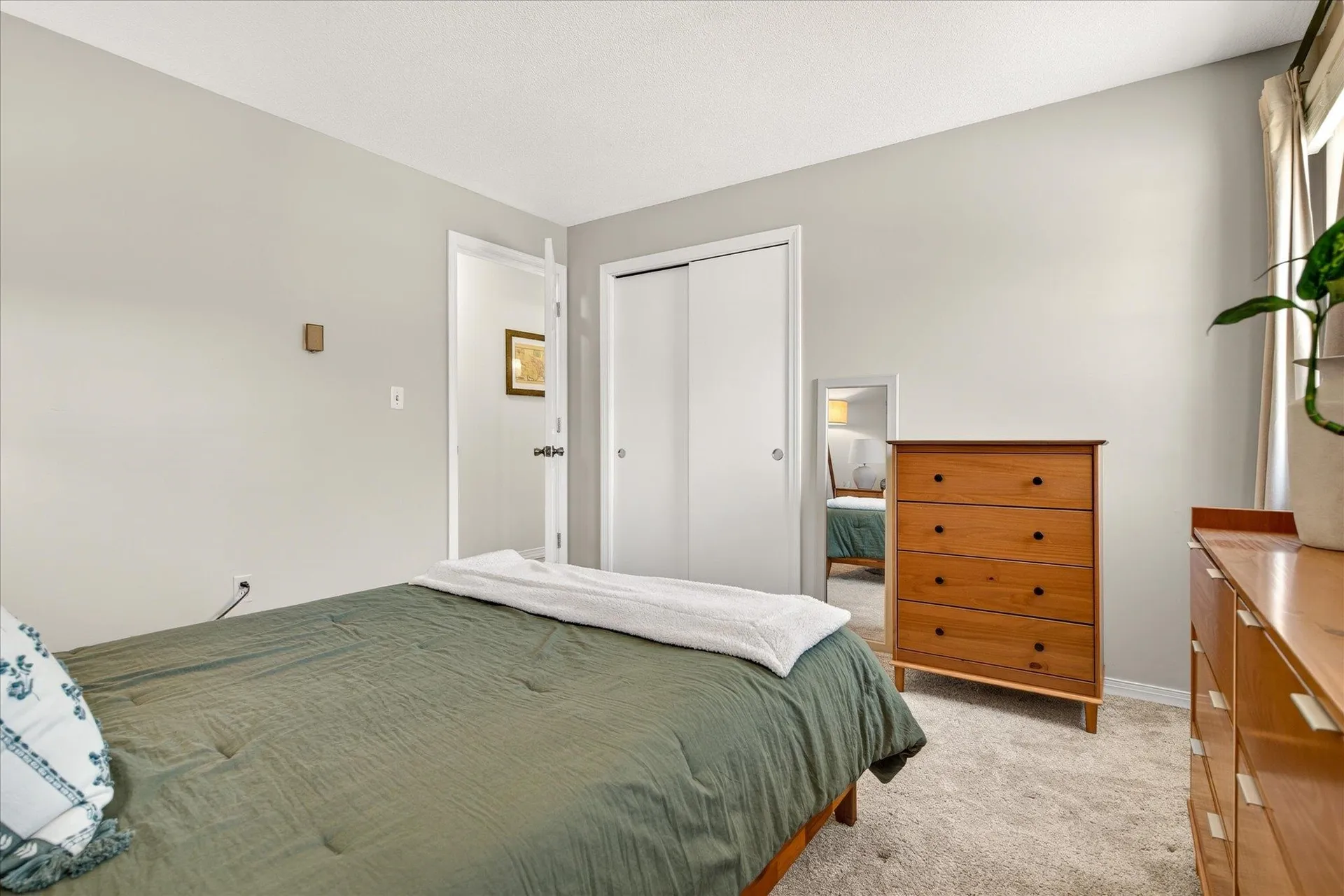 681 Colonial Drive Hartford VT 05001