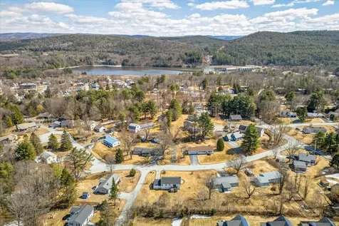 681 Colonial Drive Hartford VT 05001