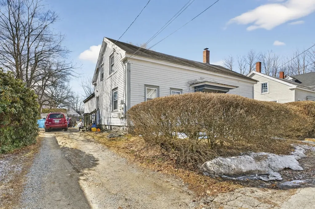 11-13 Jackson Street Hillsborough NH 03244