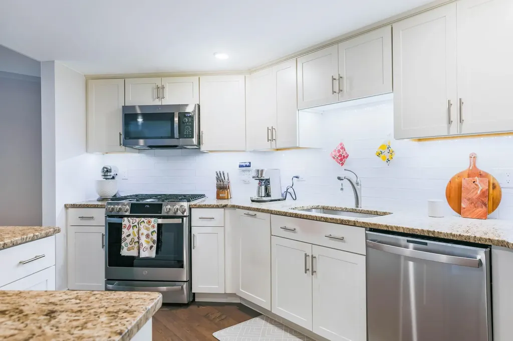 2075 Lafayette Road Portsmouth NH 03801