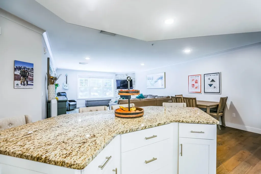 2075 Lafayette Road Portsmouth NH 03801