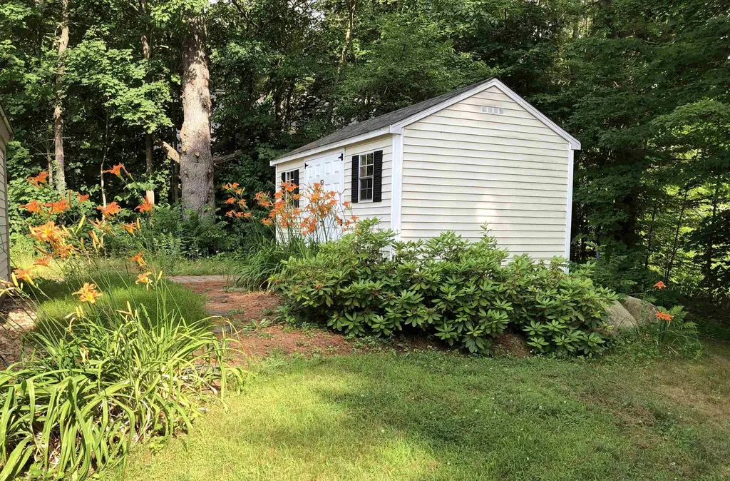 82 Penacook Road Hopkinton NH 03229