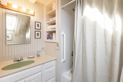 710 Meadowland Farms Road Hartford VT 05059
