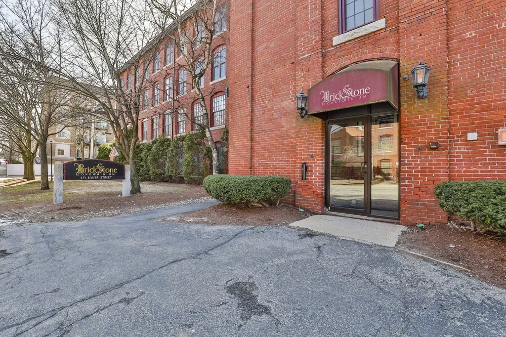 471 Silver Street Manchester NH 03103