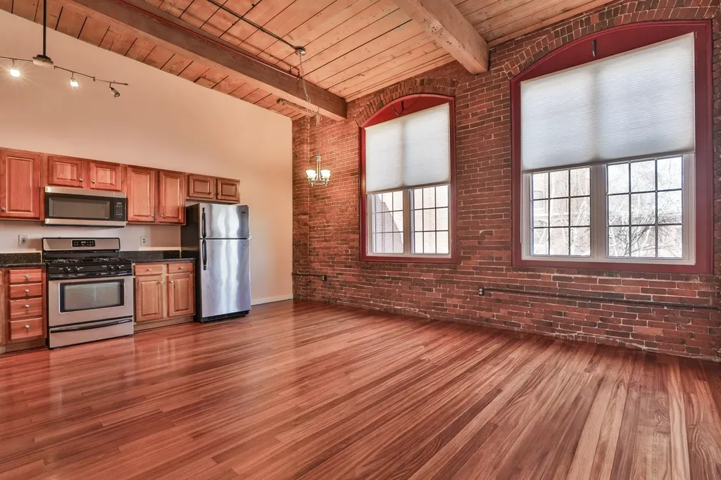 471 Silver Street Manchester NH 03103