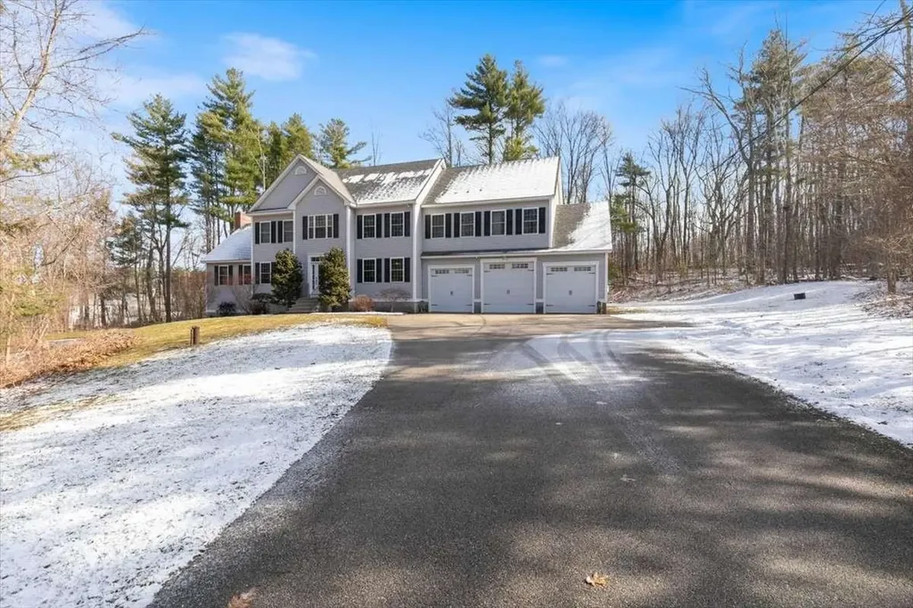 16 Horseshoe Road Windham NH 03087