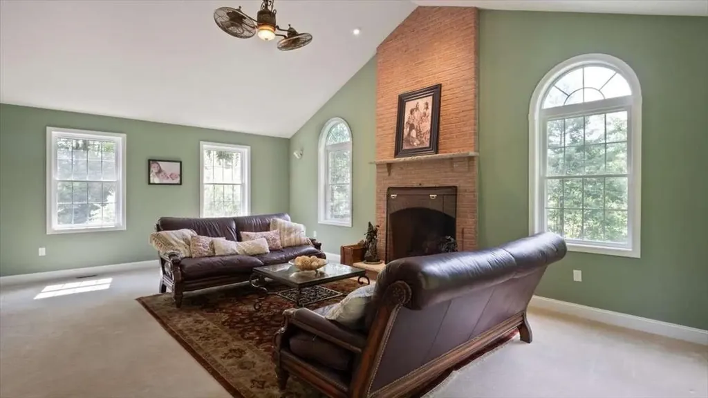 16 Horseshoe Road Windham NH 03087