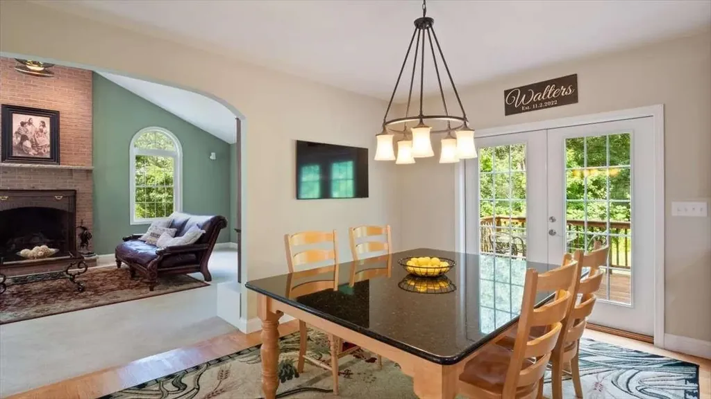 16 Horseshoe Road Windham NH 03087