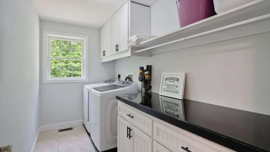16 Horseshoe Road Windham NH 03087