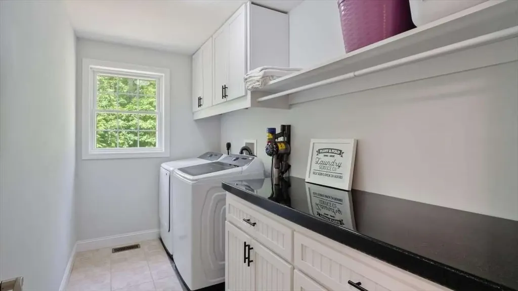 16 Horseshoe Road Windham NH 03087