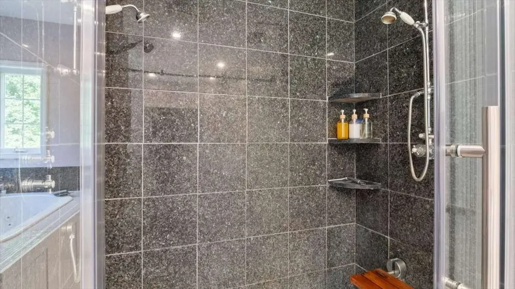 16 Horseshoe Road Windham NH 03087