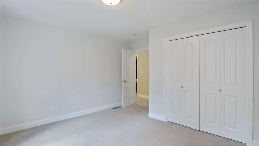 16 Horseshoe Road Windham NH 03087